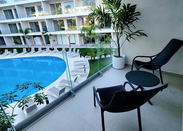 Modern Playacar With Poolside Views & Nature Apartamento *