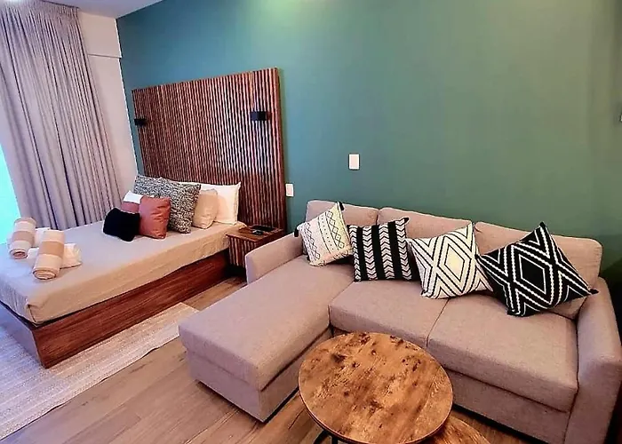 Modern Playacar With Poolside Views & Nature Apartamento