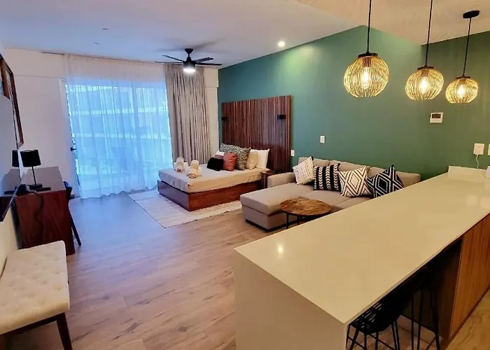 Apartamento Modern Playacar With Poolside Views & Nature Playa del Carmen