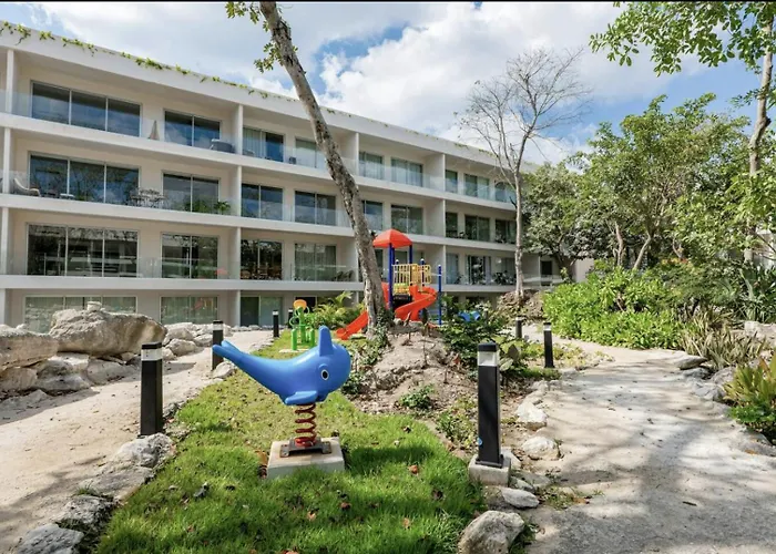 Apartamento Modern Playacar With Poolside Views & Nature *