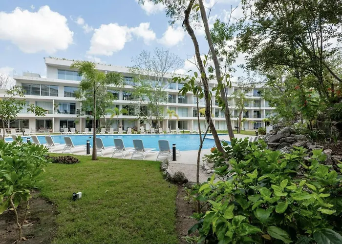 Apartamento Modern Playacar With Poolside Views & Nature